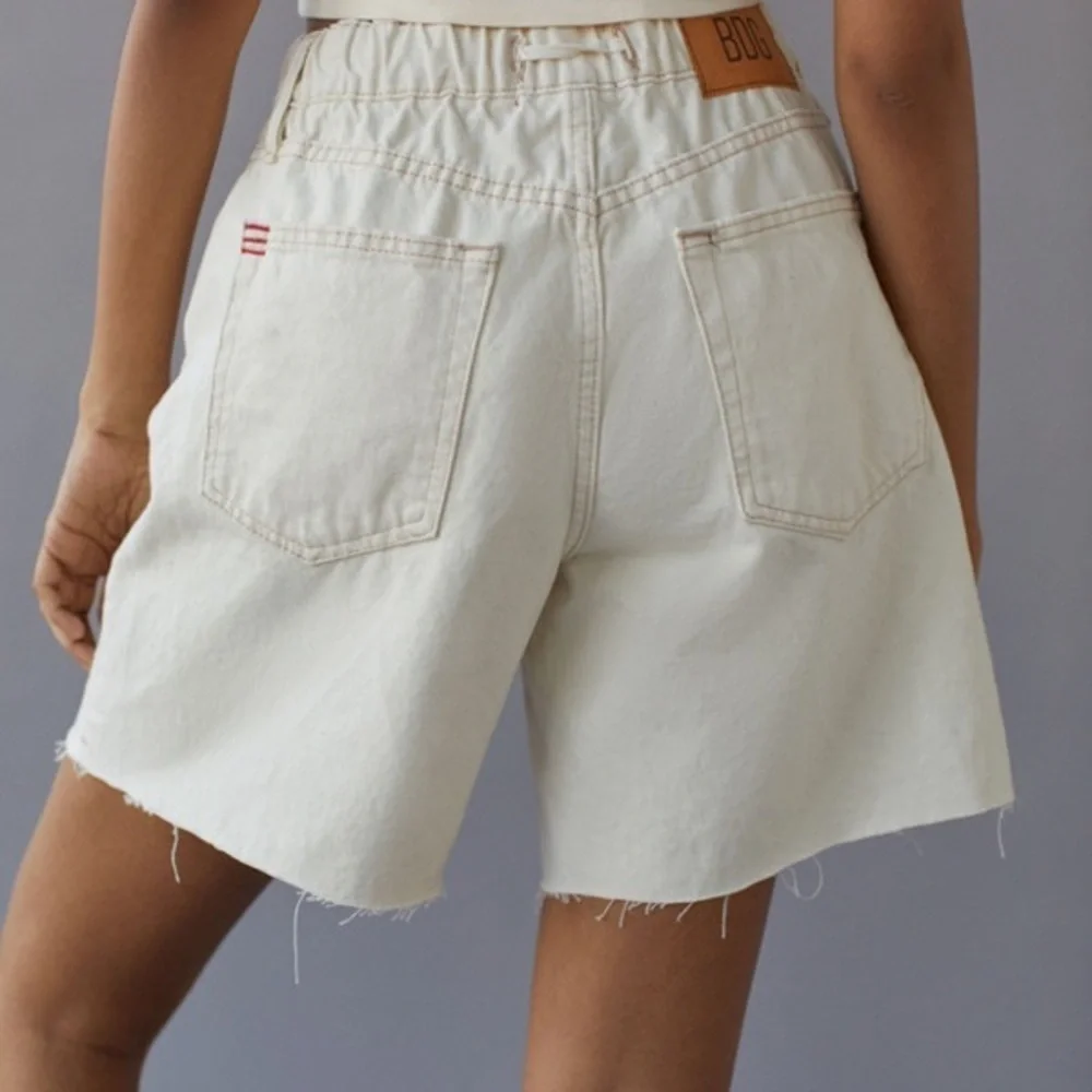 NWT Urban Outfitters BDG A-Line Cutoff Ivory High-Rise Baggy Denim shorts